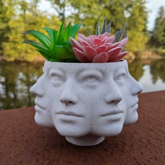 Übertopf Janus sur cache-pot.fr