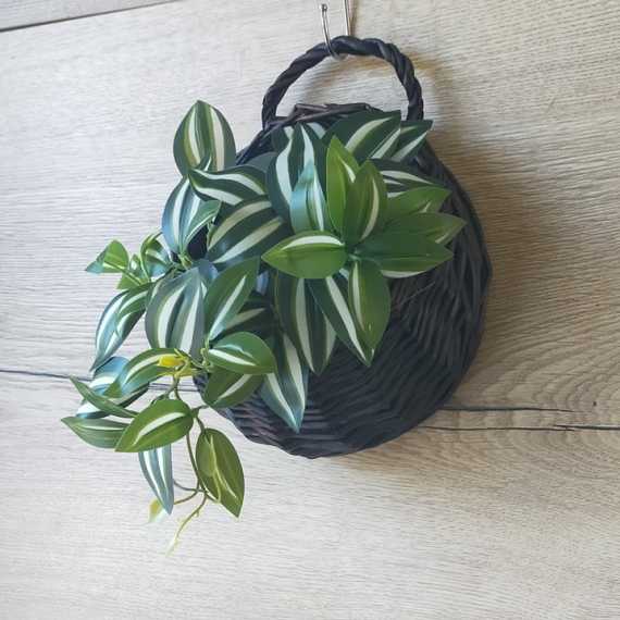 Wand-Blumentopf aus Rattan sur cache-pot.fr