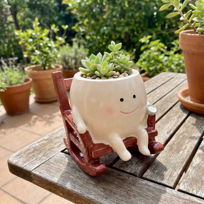 Small plant pot on rocking chair sur cache-pot.fr