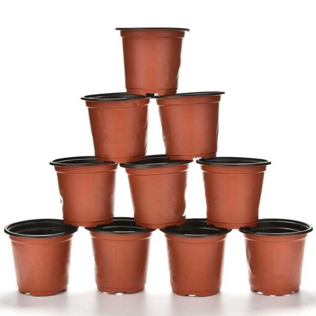 Les 10 pots en plastique