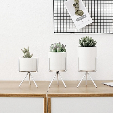 3 stand pots - 9 3 stand pots - 9